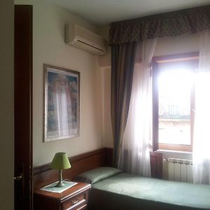 Camera con letto king size